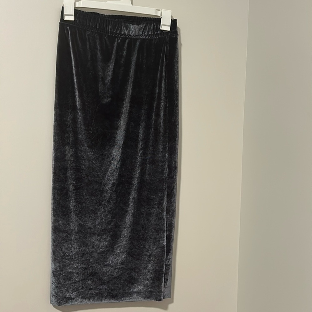 Silence + Noise Urban Outfitters Velvet Suede Gray Knee Length Skirt Size Small